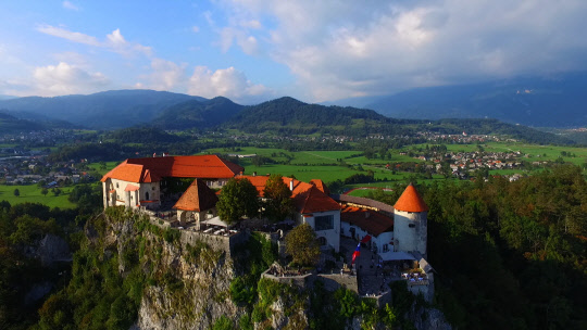 EBS는 17일 저녁 8시50분 '세계테마기행'에서 '율리안 알프스의 축복, 슬로베니아'를 방송한다고 밝혔다.  EBS 제공